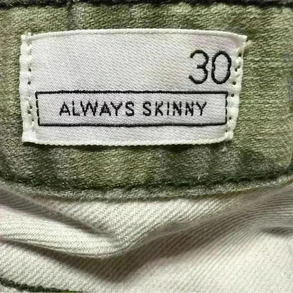 GAP Camo Denim - Picture 3 of 4